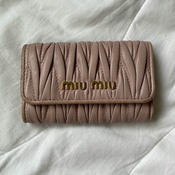 Miu Miu Pink Leather Key Case - Picture 2 of 7